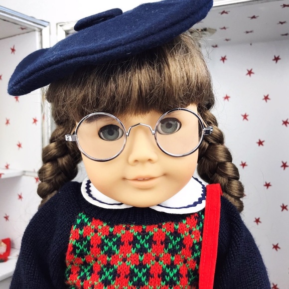 American Girl Pleasant Company Molly McIntire Doll - Picture 3 of 13